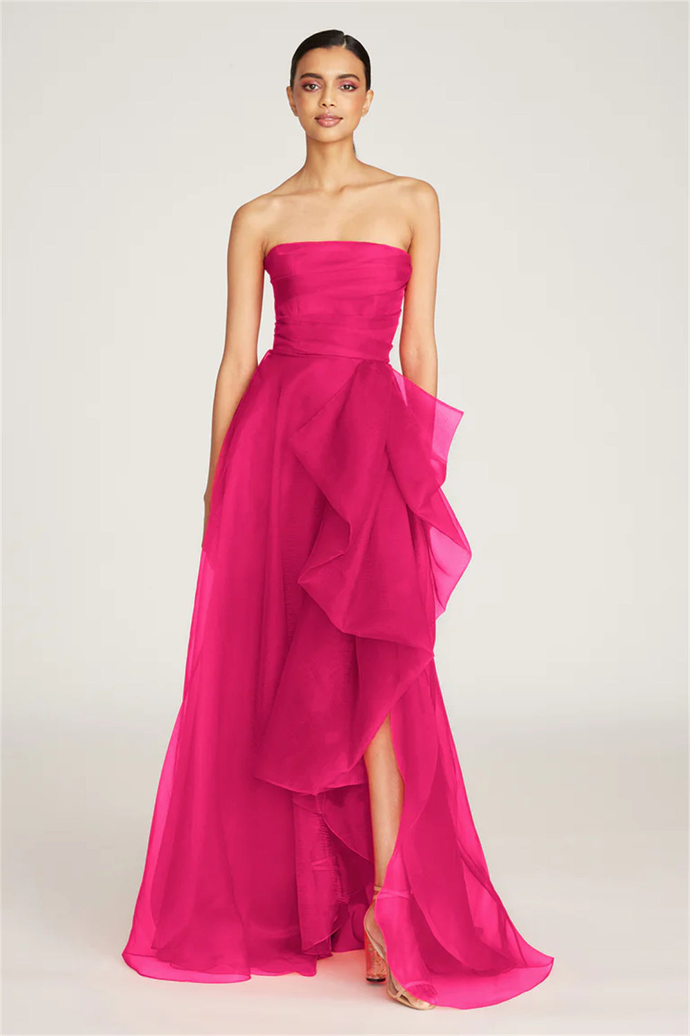 Vestido de baile formal preto chique com folhos em camadas de tule, sem alças, vestido de festa para a noite Ms2503292