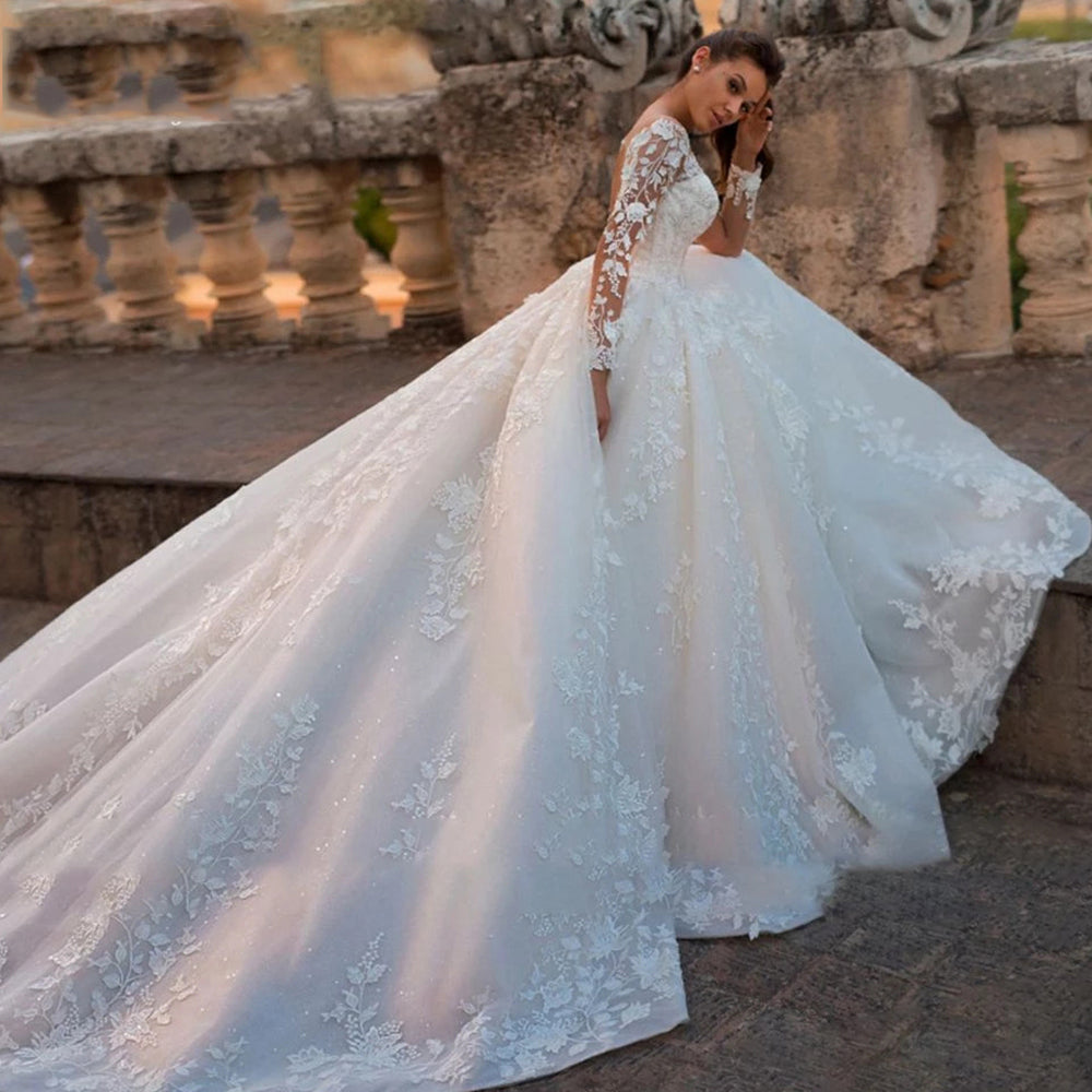 Elegant Wedding Dresses Illusion Long Sleeve Backless Applique Lace Princess Lady V-Neck Bridal Gowns