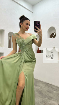 Vestido de Baile Elegante Verde-Sálvia Ombro a Ombro com Apliques de Contas Vestido de Festa Sexy com Fenda Alta