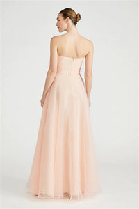 Vestido de baile formal preto chique com folhos em camadas de tule, sem alças, vestido de festa para a noite Ms2503292