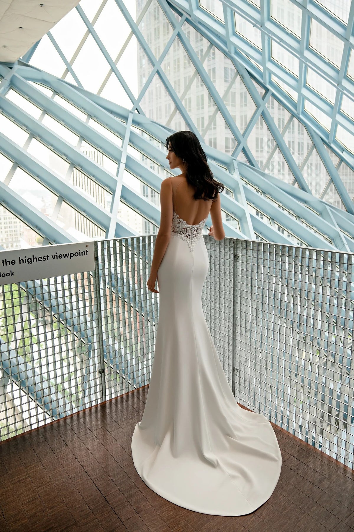 Elegant Mermaid Wedding Dresses 2024 V neck Lace Bridal Dress Backless Crepe Women Bride Gown