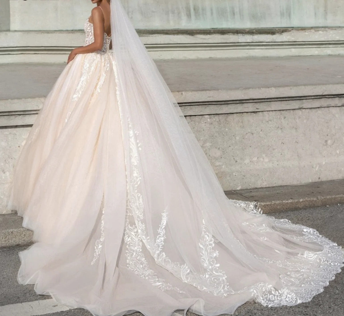 Vestidos de Noiva de Luxo para Noivas Mulheres Vestido de Noiva Princesa Alças de Espaguete Aplicações de Renda Vestido de Casamento