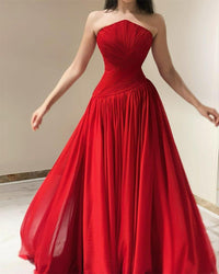 Abito da sera rosso elegante in chiffon senza spalline con spacco alto, lungo, da ballo per feste