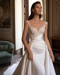 Gorgeous Mermaid Wedding Dress OverSkrit Cap Sleeves Elegant Lace Appliques Satin Peats Bride Dresses
