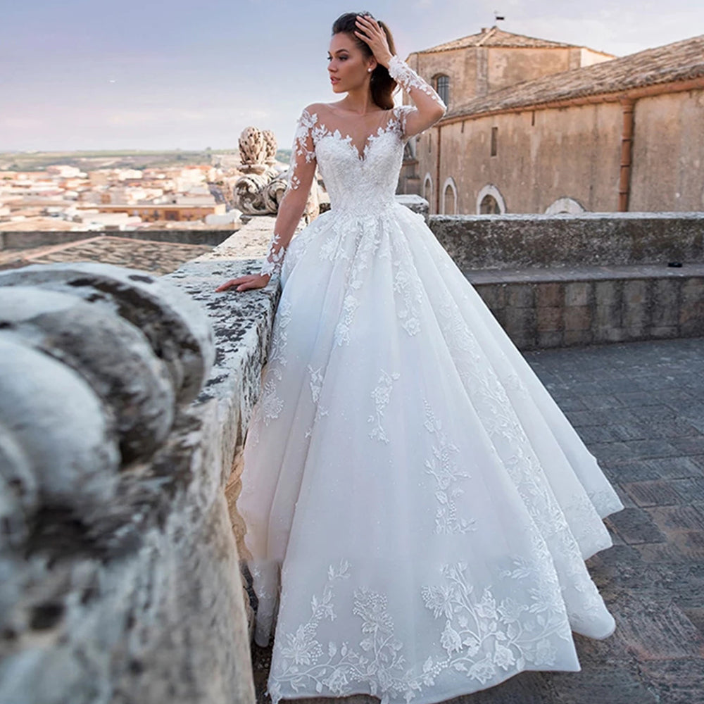 Elegant Wedding Dresses Illusion Long Sleeve Backless Applique Lace Princess Lady V-Neck Bridal Gowns