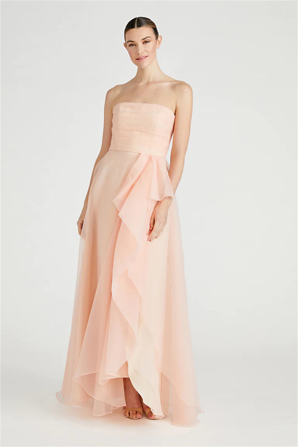 Vestido de baile formal preto chique com folhos em camadas de tule, sem alças, vestido de festa para a noite Ms2503292