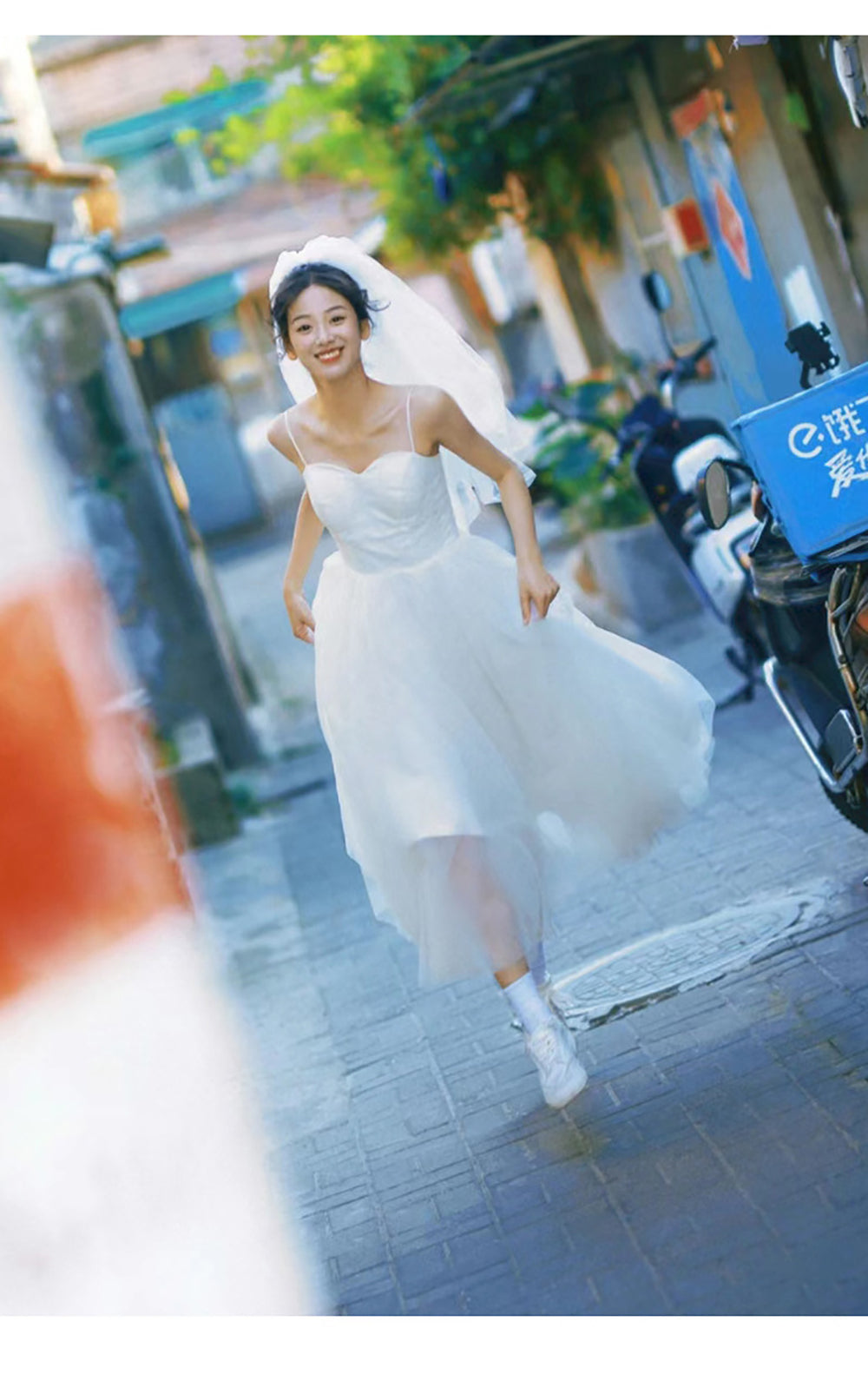 Dolci Abiti da Sposa Semplici e Corti alla Moda con Spalline a Spaghetti Abito da Sposa in Tulle Su Misura Abito da Sposa