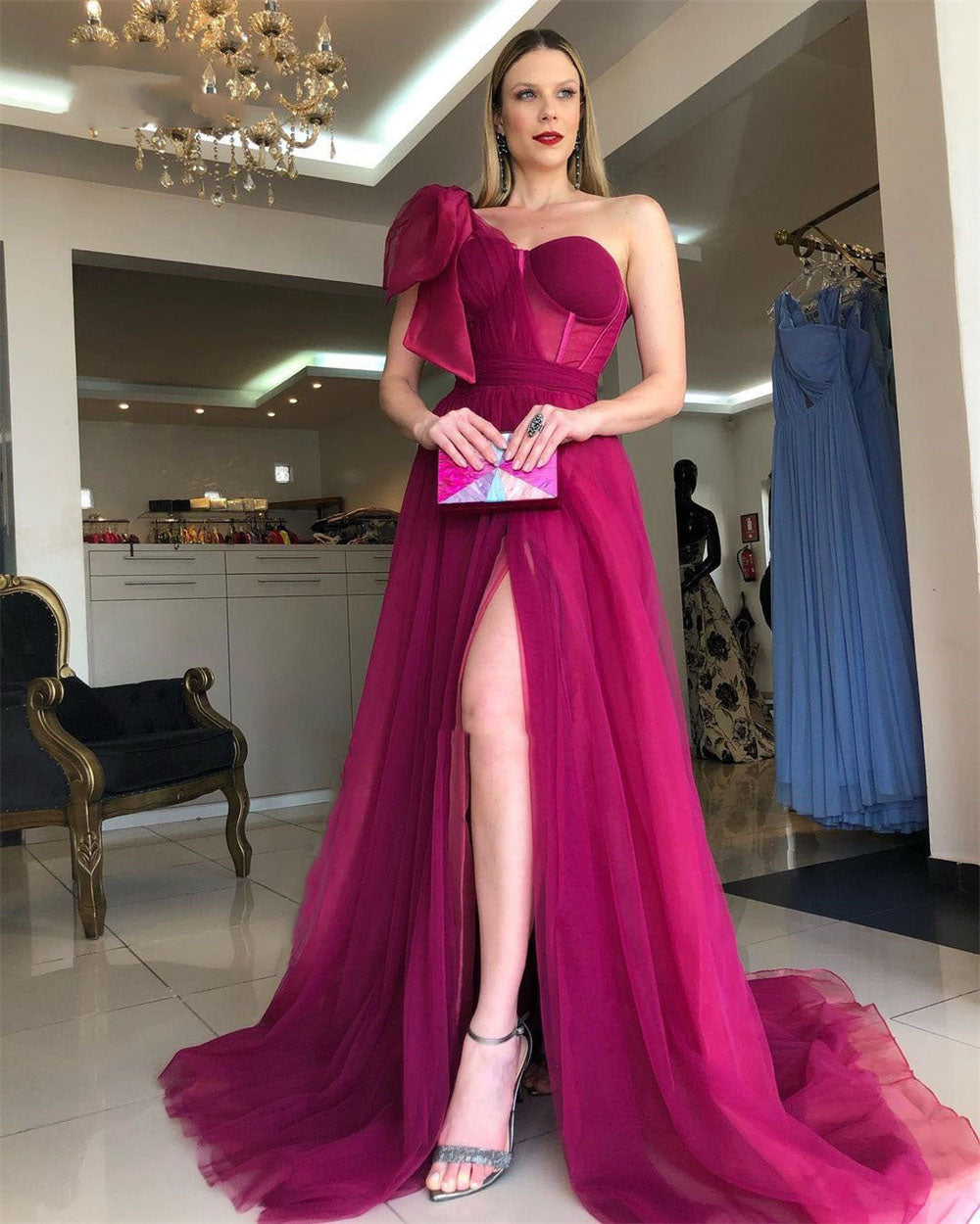 Robe de soirée élégante en tulle à une épaule avec fente haute pour remise de diplôme