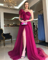 Robe de soirée élégante en tulle à une épaule avec fente haute pour remise de diplôme