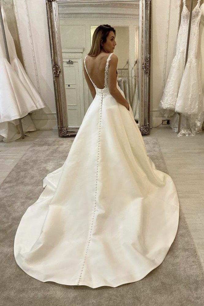 Vintage Satin Wedding Dress Lace  Appliqué  A-Line Deep V Neck Bride Dress Ms2503204