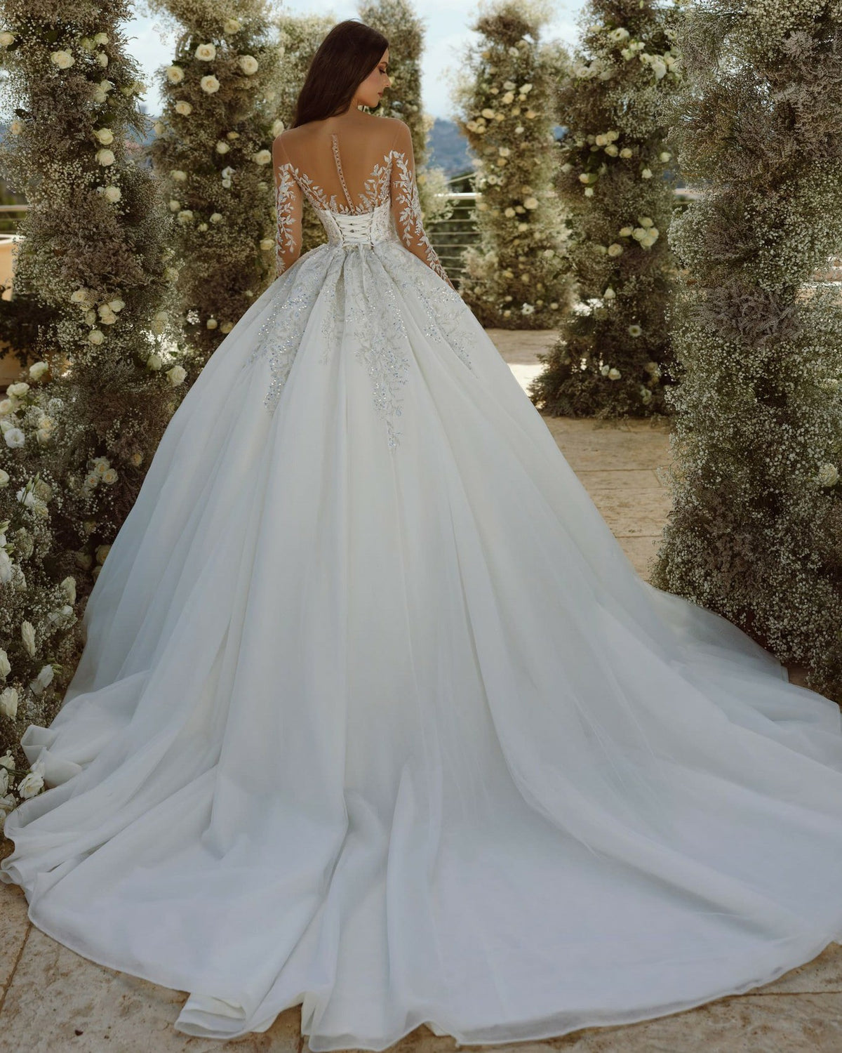 Luxury Wedding Dresses Illusion Lace Applique Wedding Gown Long Sleeve V Neck Backless Corset Bride Dress