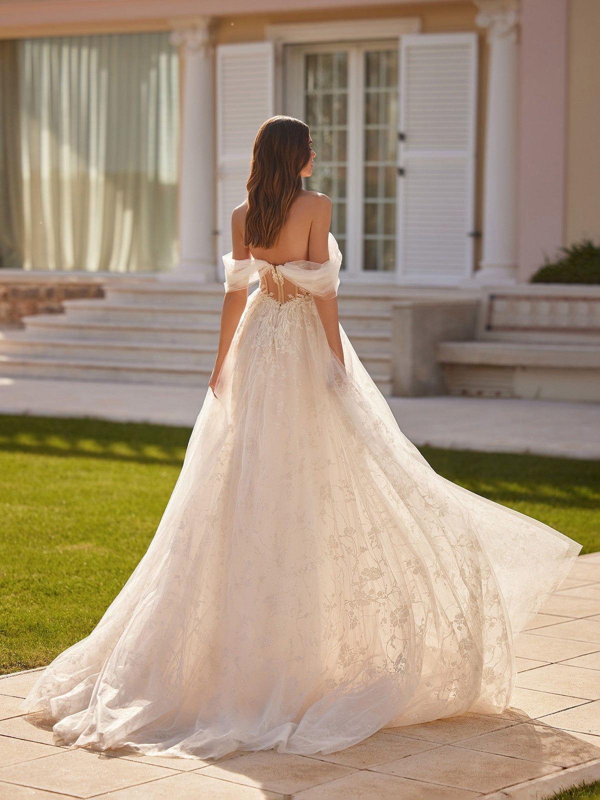 Vestidos de Noiva Longos para Noiva Ombro a Ombro Decote Coração Vestido de Noiva em Tule com Apliques de Renda Vestido de Noiva Sem Costas
