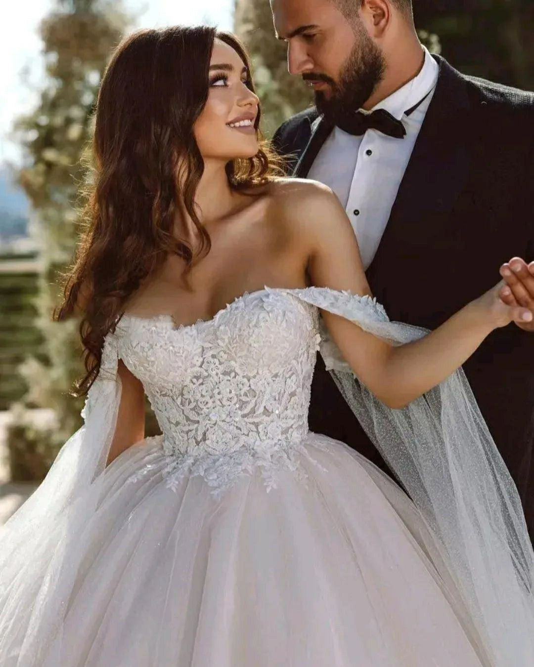 Boho Wedding Dresses Sweetheart Lace Appliques Bride Gowns Garden Luxury Glitter Ball Gown Bridal Gown