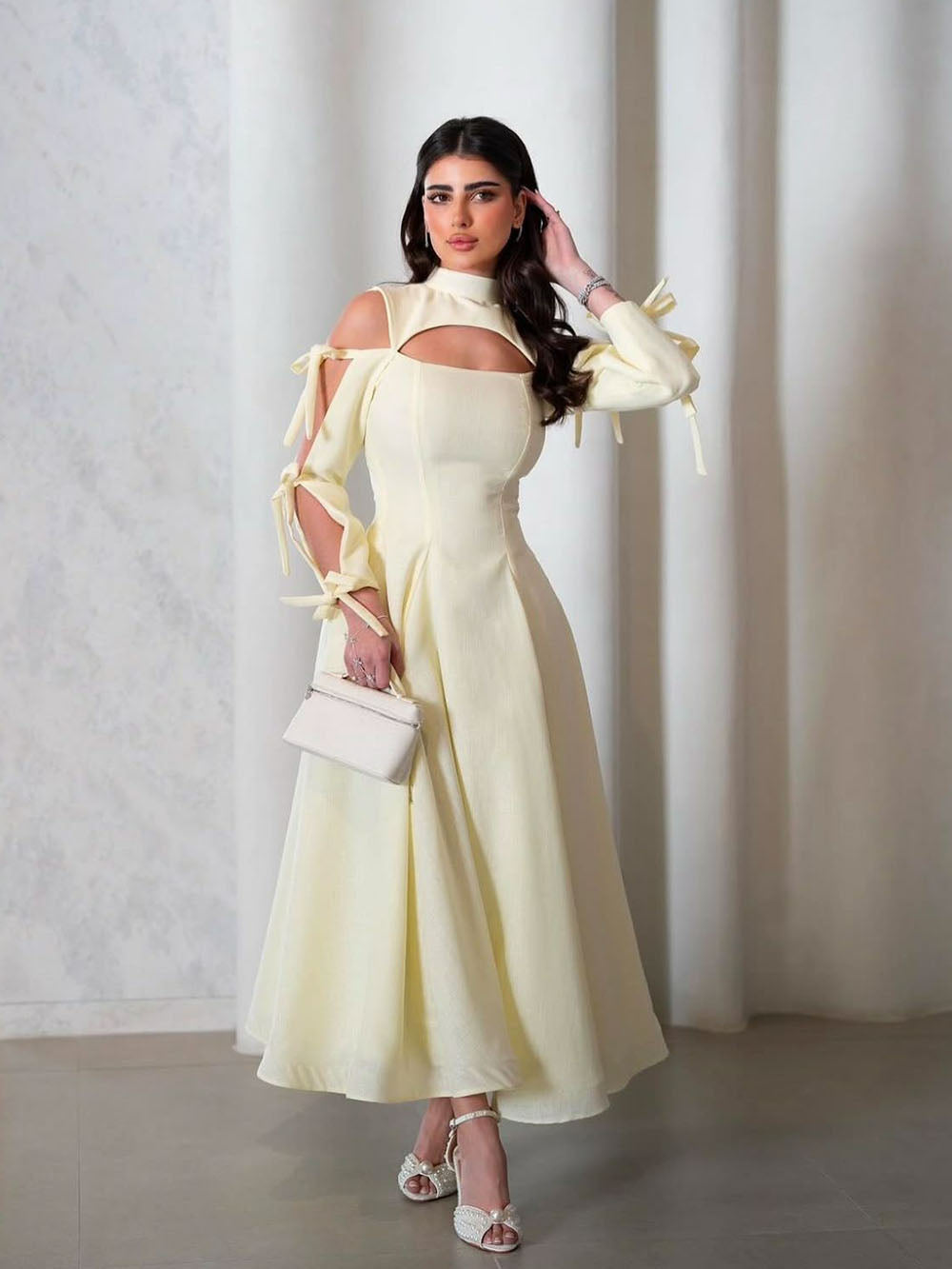 Vestito Midi Giallo da Cerimonia 2025 con Taglio, Collo Alto, Linea A, Abito da Festa con Manica a Fiocco Ms2504191