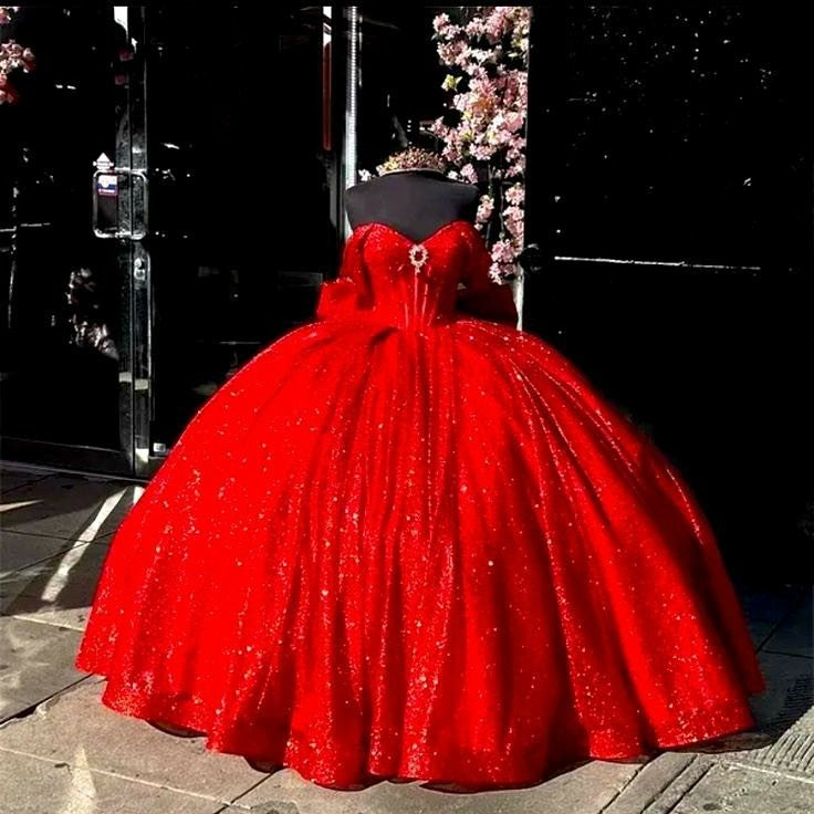 Abiti Quinceanera con Spalline Sottili, Gonne a Palloncino con Pizzo a Farfalla e Perline, Tulle Scintillante, Abiti Sweet 16