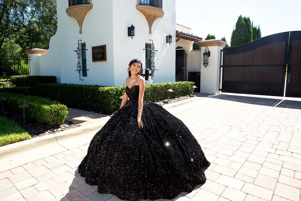 Abiti Quinceanera con Spalline Sottili, Gonne a Palloncino con Pizzo a Farfalla e Perline, Tulle Scintillante, Abiti Sweet 16