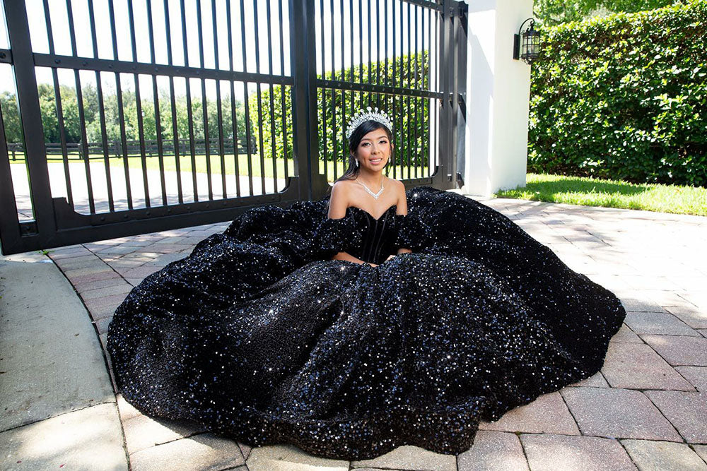 Abiti Quinceanera con Spalline Sottili, Gonne a Palloncino con Pizzo a Farfalla e Perline, Tulle Scintillante, Abiti Sweet 16