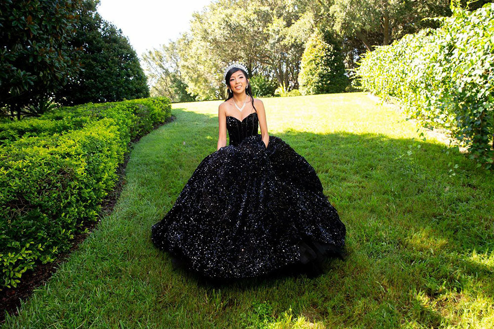 Abiti Quinceanera con Spalline Sottili, Gonne a Palloncino con Pizzo a Farfalla e Perline, Tulle Scintillante, Abiti Sweet 16