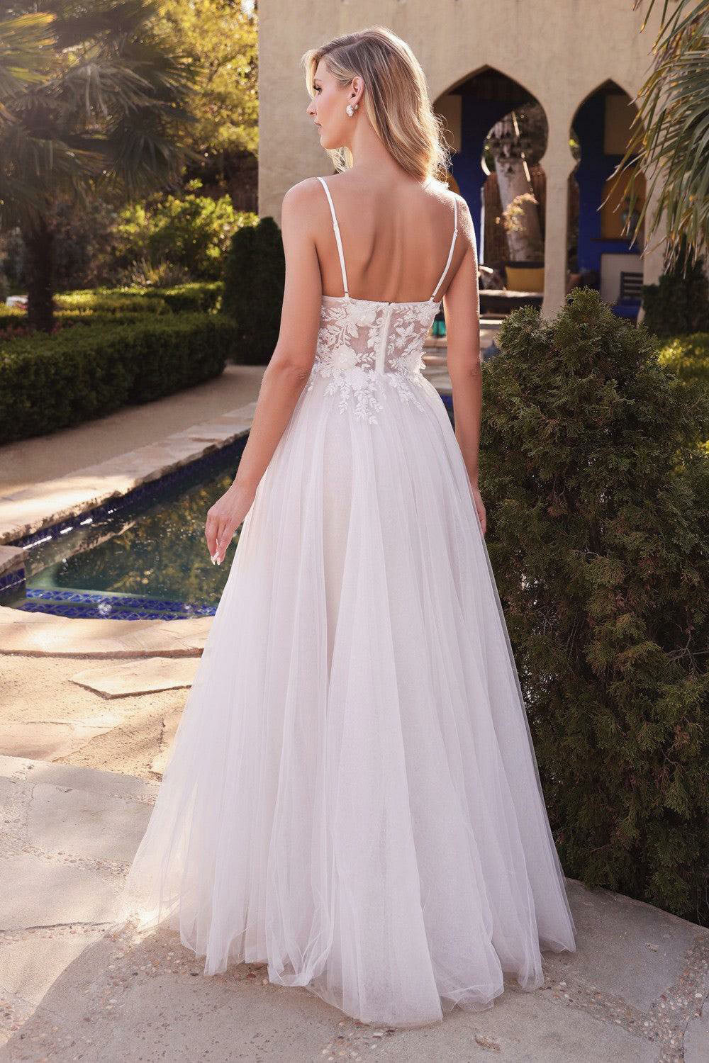 Abiti da sposa con scollo a V per donne taglie forti, applicazioni in pizzo e tulle, abito da sposa 2025