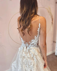 Sexy A-Line Backless Wedding Dress Lace Applique Beaded Tulle Wedding Gowns Boho Bridal Dress