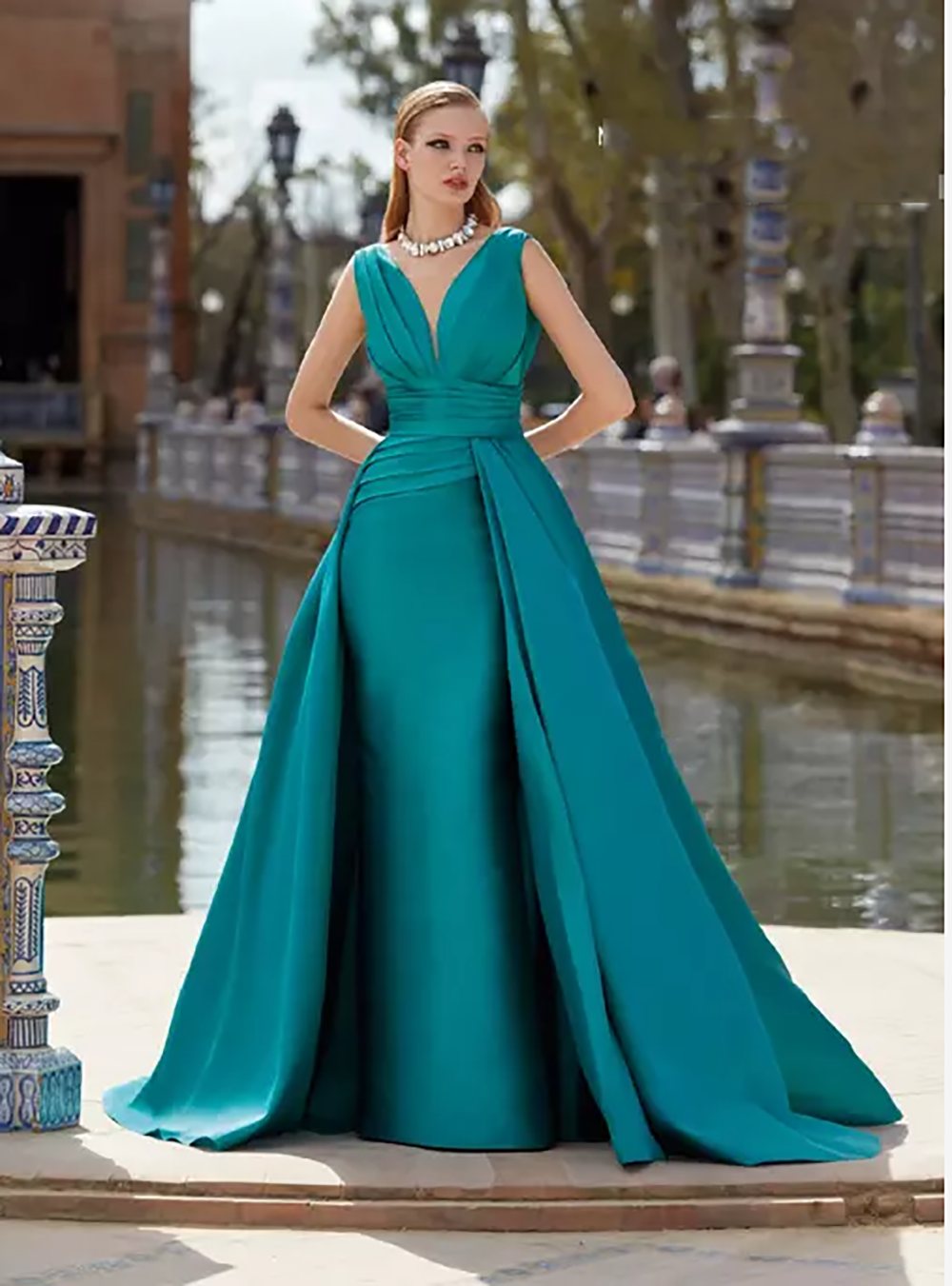 Elegante abito da sera in raso turchese con strascico staccabile, scollo a V, abito da ballo da donna per occasioni speciali