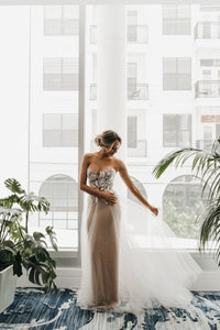 فستان زفاف بتطريز دانتيل رومانسي، كتف مكشوف، تول، تصميم خط A، فساتين عروس Ms2503262