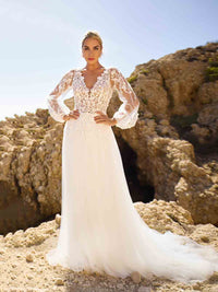 Robes de mariée à manches longues pour mariée Robes de mariée à col en V Robes de mariée en dentelle et tulle pour femmes avec traîne