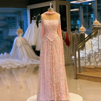 Robe de soirée longue en tulle à bretelles spaghetti et décolleté plongeant pour femme