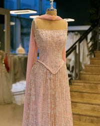 Robe de soirée longue en tulle à bretelles spaghetti et décolleté plongeant pour femme