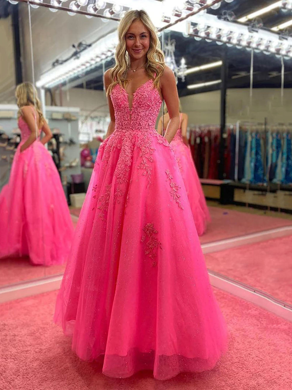 Schwarzes Glitzer-Ballkleid, luxuriöses Abendkleid mit Spitzenstickerei, Seitenschlitze, Abschlussfeierkleid