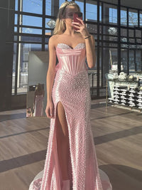 Robe de soirée longue en tulle à bretelles spaghetti et décolleté plongeant pour femme
