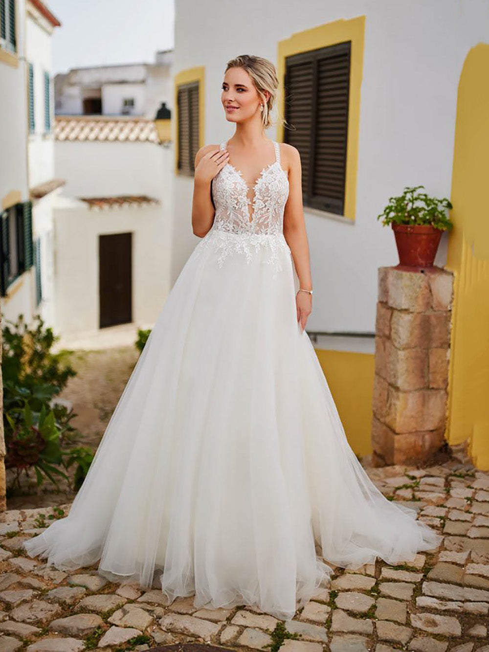 Robes de mariée à manches longues pour mariée Robes de mariée à col en V Robes de mariée en dentelle et tulle pour femmes avec traîne