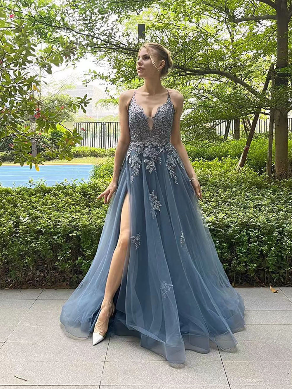 V Neck Prom Dress A-Line Spaghetti Straps Lace Applique Formal Gown Ms2509011