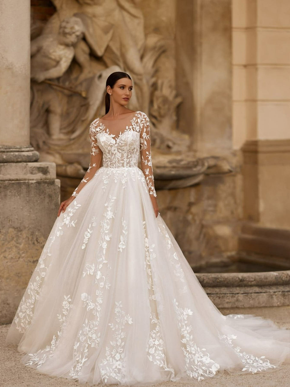 Elegant Long Sleeve Lace Wedding Dress Brides Appliqués Illusion Tulle A-Line Bridal Gown Ms2505203