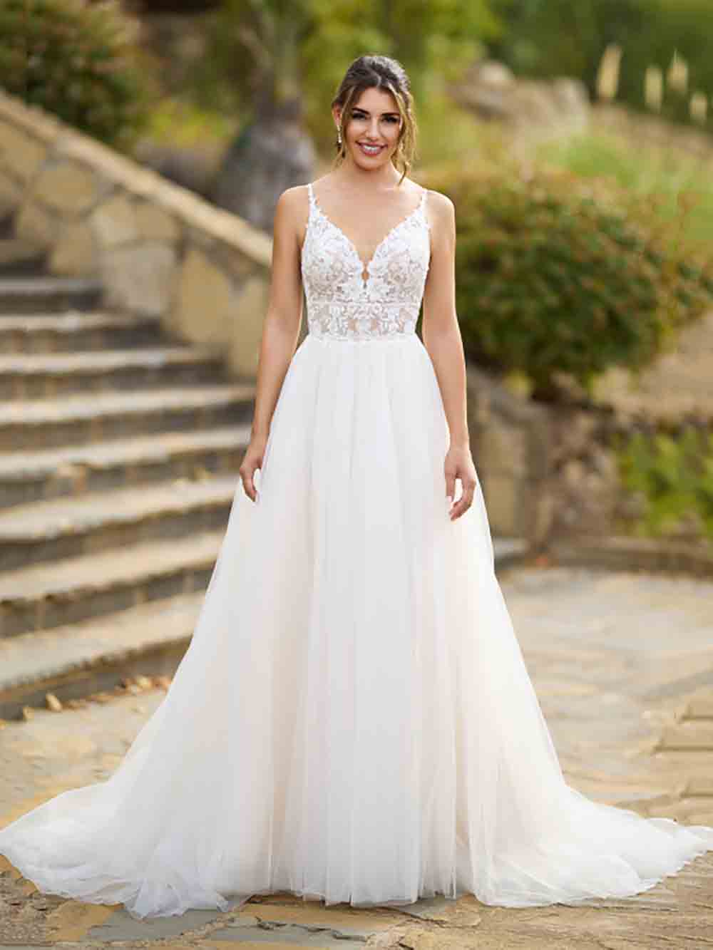 Robes de mariée à manches longues pour mariée Robes de mariée à col en V Robes de mariée en dentelle et tulle pour femmes avec traîne