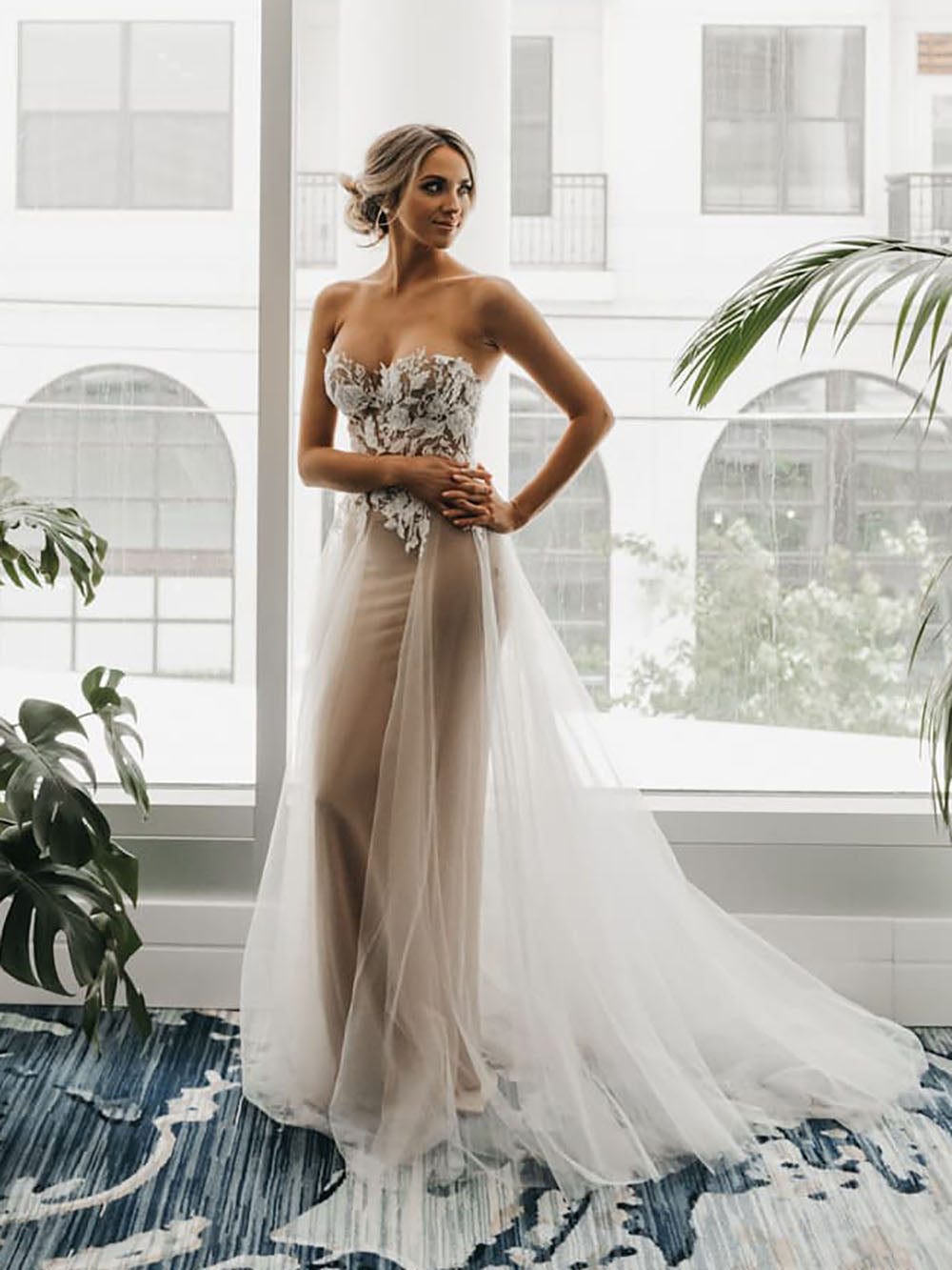 فستان زفاف بتطريز دانتيل رومانسي، كتف مكشوف، تول، تصميم خط A، فساتين عروس Ms2503262
