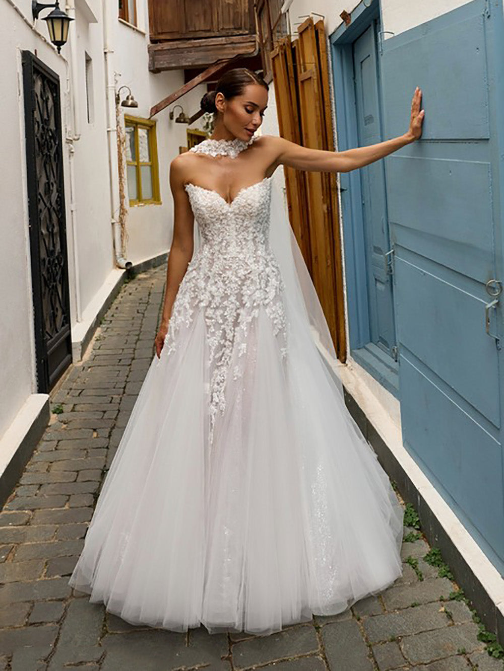 Luxury Wedding Dresses Cape Lace Appliques Ball Gown Bridal Dress Ms2602065