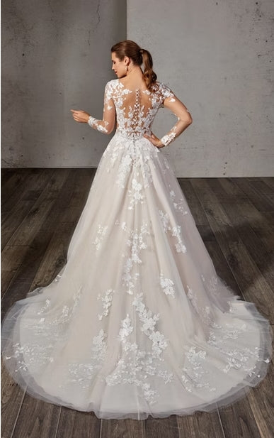 Elegant Illusion Lace Wedding Dress Long Sleeves Floral Appliqué Bride Dress Ms25052202