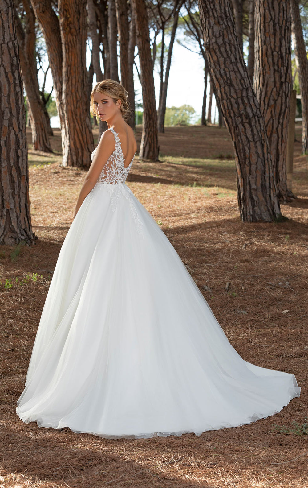 Boho A-Line Wedding Dress Sleeveless Lace Appliqué Tulle Backless Bridal Gown Ms2505241