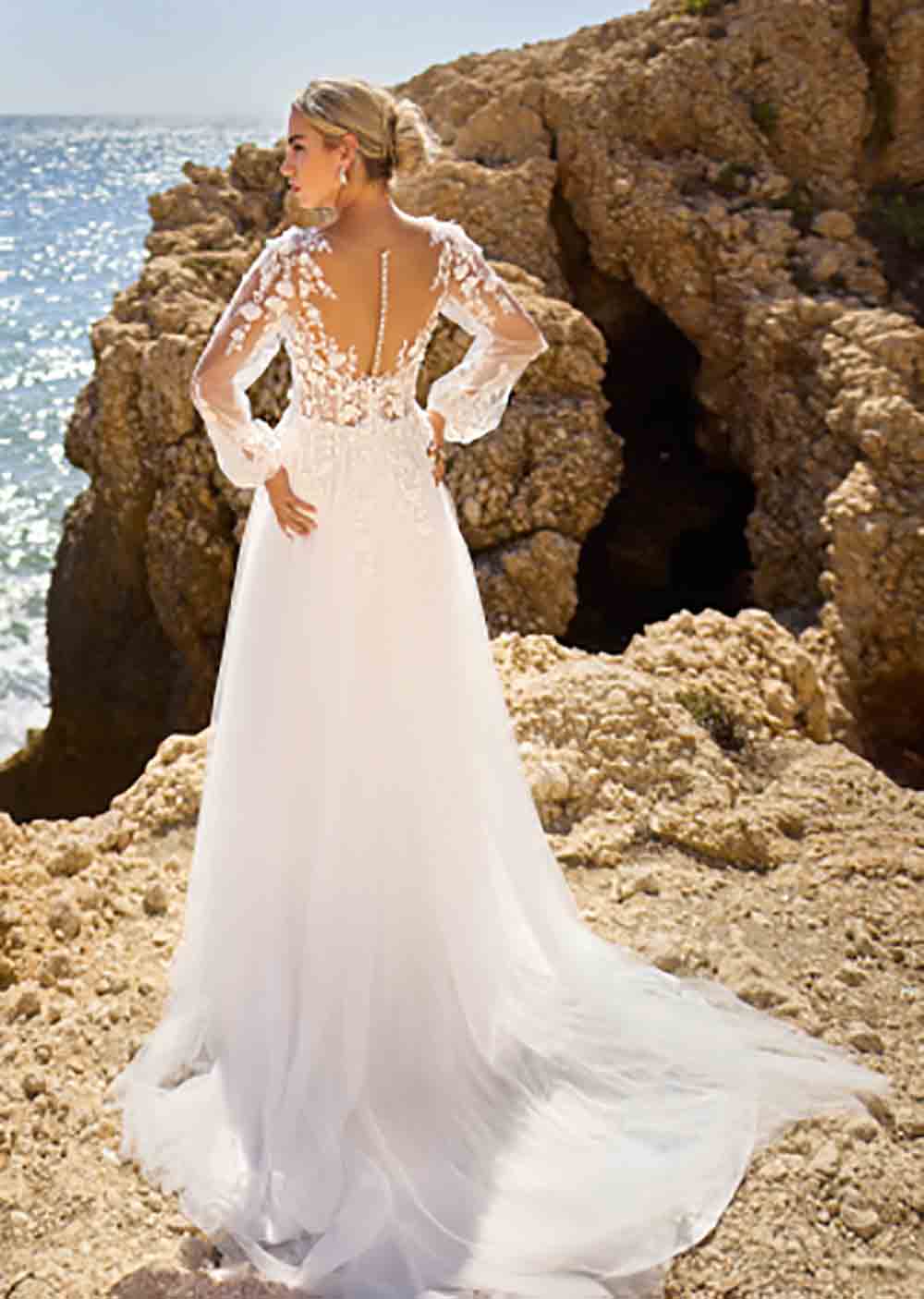 Robes de mariée à manches longues pour mariée Robes de mariée à col en V Robes de mariée en dentelle et tulle pour femmes avec traîne