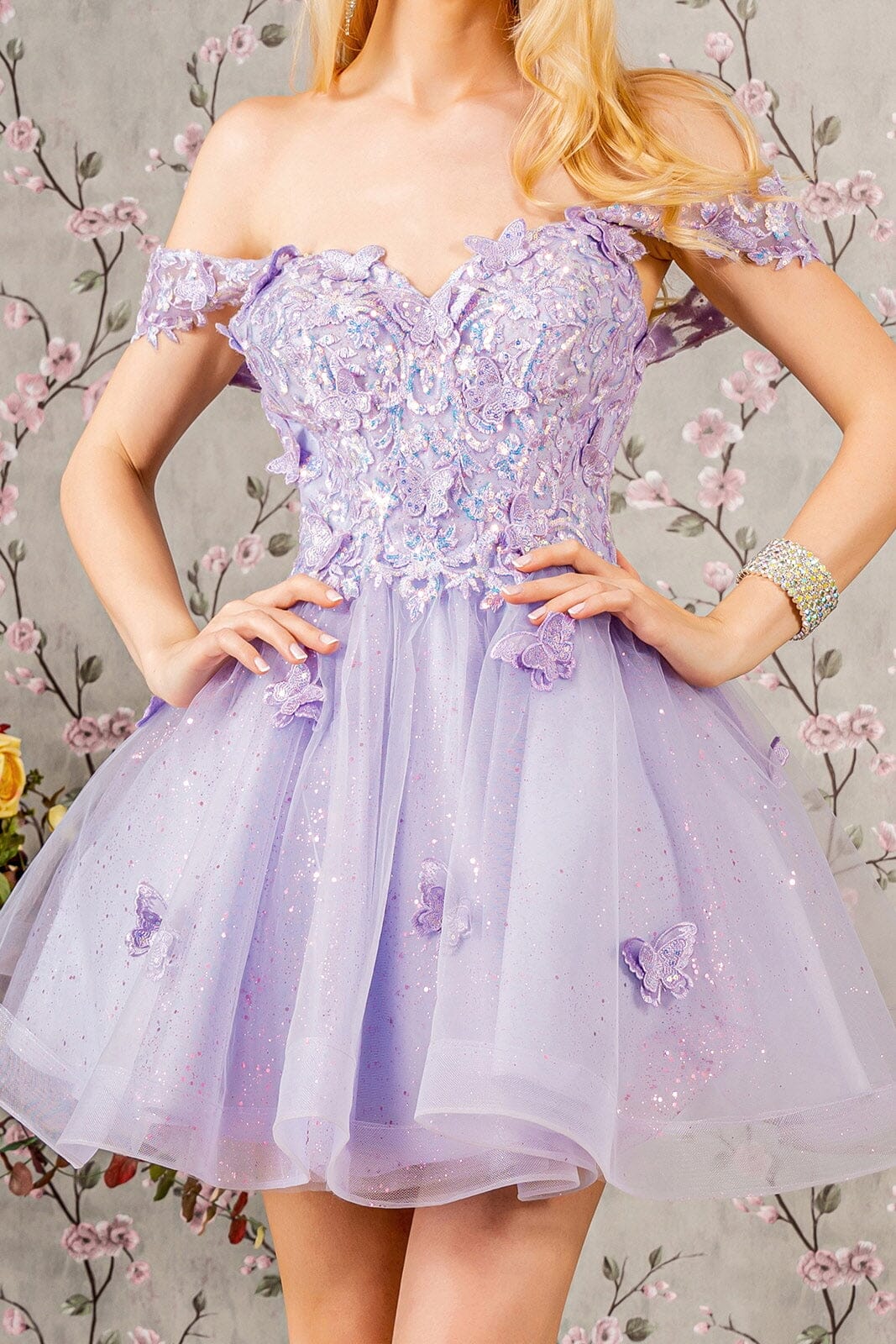Glitzernde Pailletten-Heimkehrkleider 2024 für Teenager, schulterfrei, kurz, gestuftes Spitzen-Ballkleid, Cocktailpartykleid