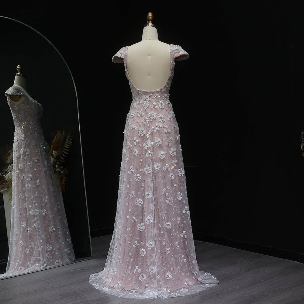 Robe de soirée longue en tulle à bretelles spaghetti et décolleté plongeant pour femme