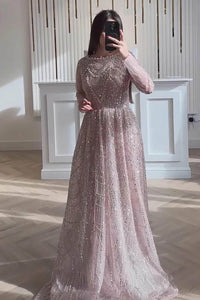 Robe de soirée longue en tulle à bretelles spaghetti et décolleté plongeant pour femme