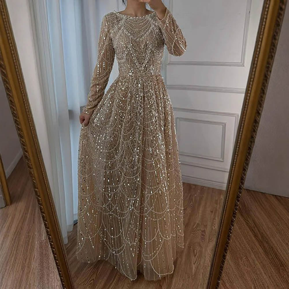Robe de soirée longue en tulle à bretelles spaghetti et décolleté plongeant pour femme