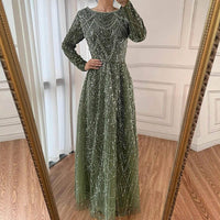 Robe de soirée longue en tulle à bretelles spaghetti et décolleté plongeant pour femme