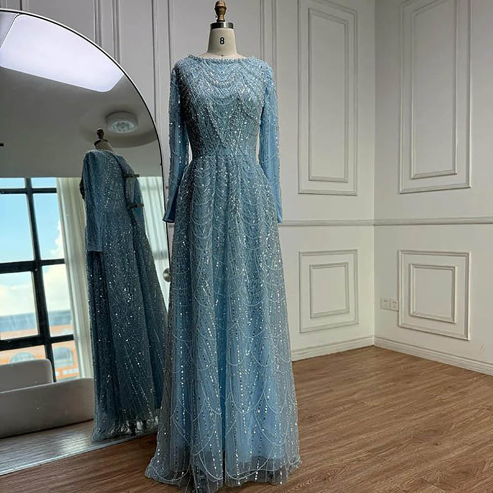 Robe de soirée longue en tulle à bretelles spaghetti et décolleté plongeant pour femme