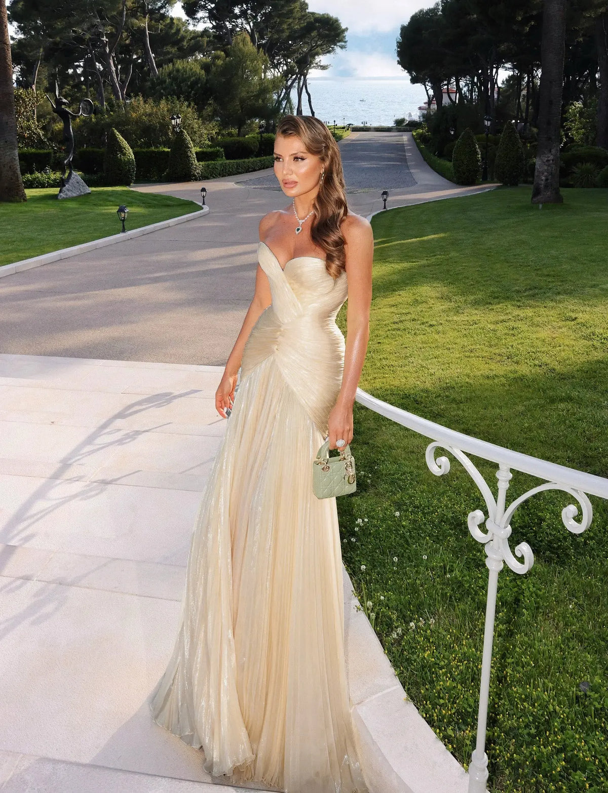 Champange Sweetheart Pleated Mermaid Formal Evening Gowns Shiny Satin Ruched Prom Dress Ms2607216