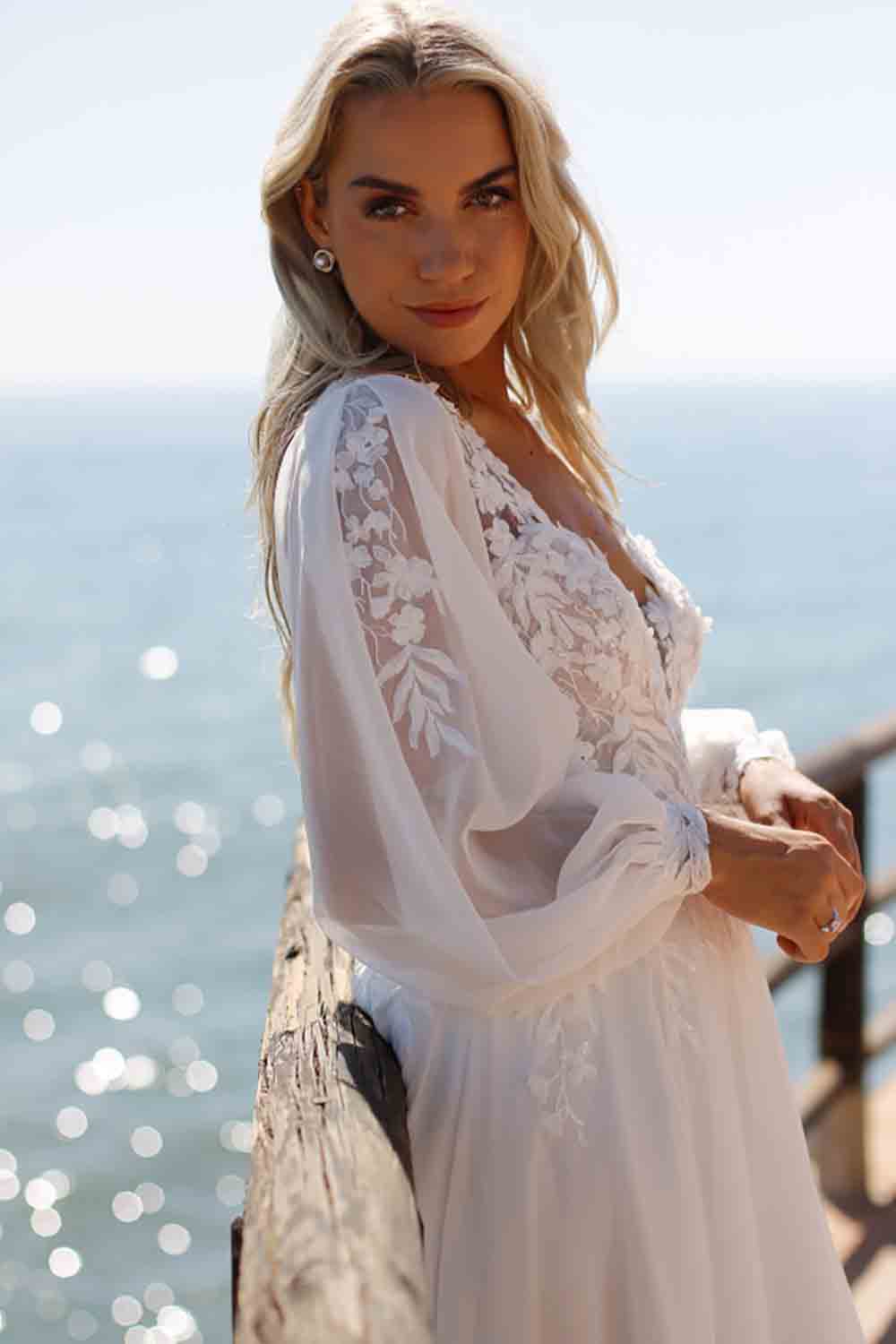 Vestido de novia con apliques de encaje romántico, escote off shoulder, tul en línea A, vestidos de novia Ms2503262