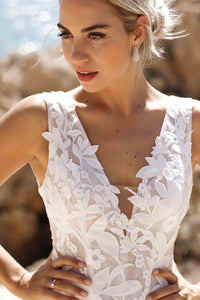 Robes de mariée à manches longues pour mariée Robes de mariée à col en V Robes de mariée en dentelle et tulle pour femmes avec traîne