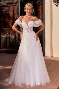 Abito da sposa con applicazioni in pizzo romantico, scollo a spalle scoperte, tulle, linea ad A, mod. Ms2503262